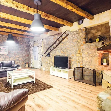 Holiday home Awesome In With Wifi