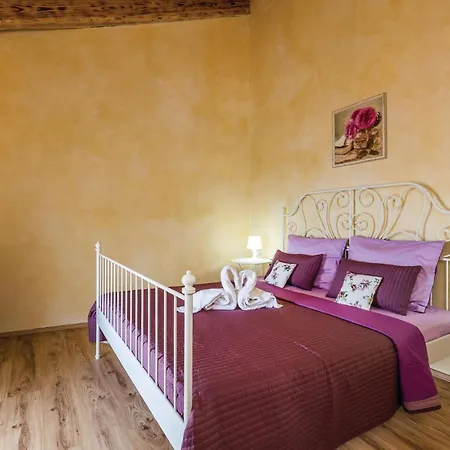 Holiday home Awesome In With Wifi